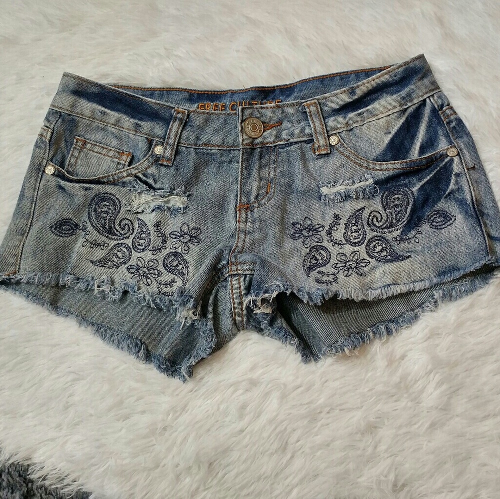 🔴 Free Culture Embroidered Cut Off Denim Shorts